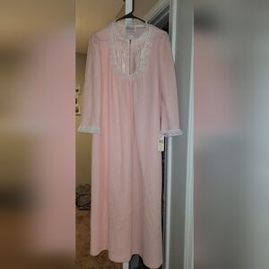 Vintage Vanity Fair Pink Lace-Trimmed Embroidered Robe Petites Large